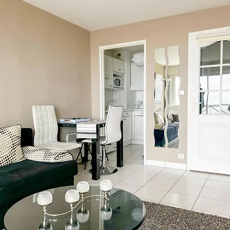 Front De Apartman